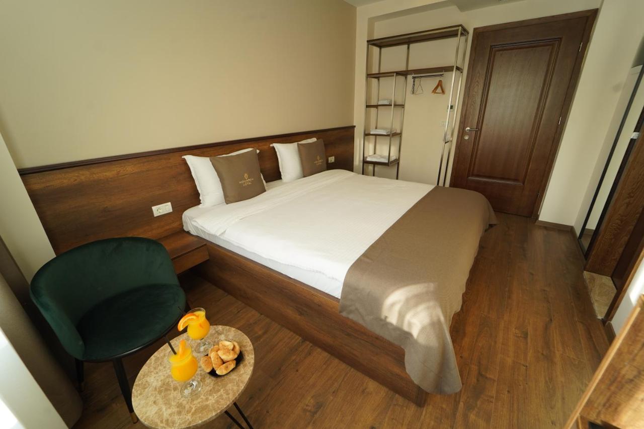 Monarch Hotel พริเซรน ภายนอก รูปภาพ