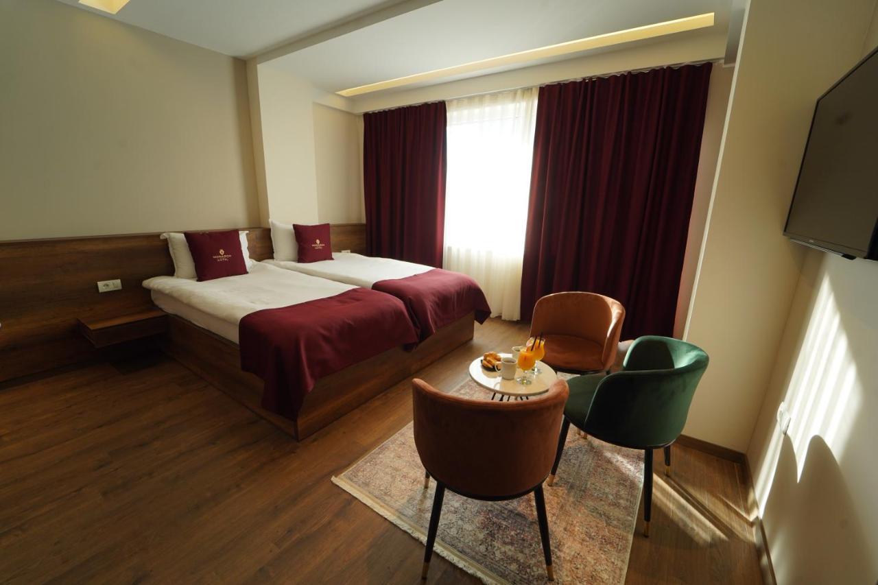 Monarch Hotel พริเซรน ภายนอก รูปภาพ