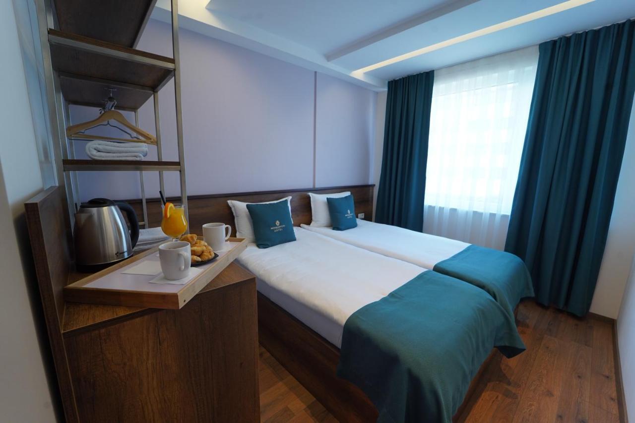 Monarch Hotel พริเซรน ภายนอก รูปภาพ