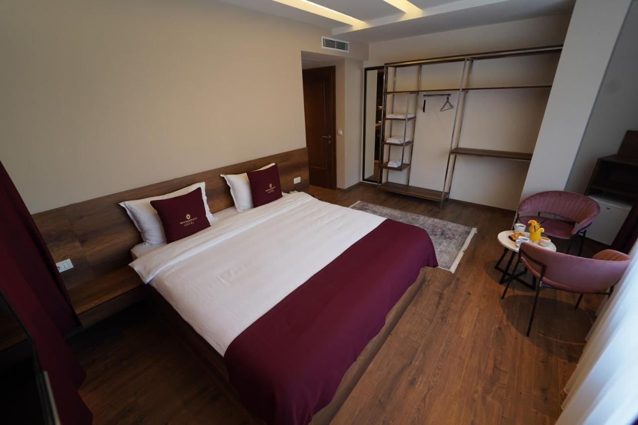 Monarch Hotel พริเซรน ภายนอก รูปภาพ
