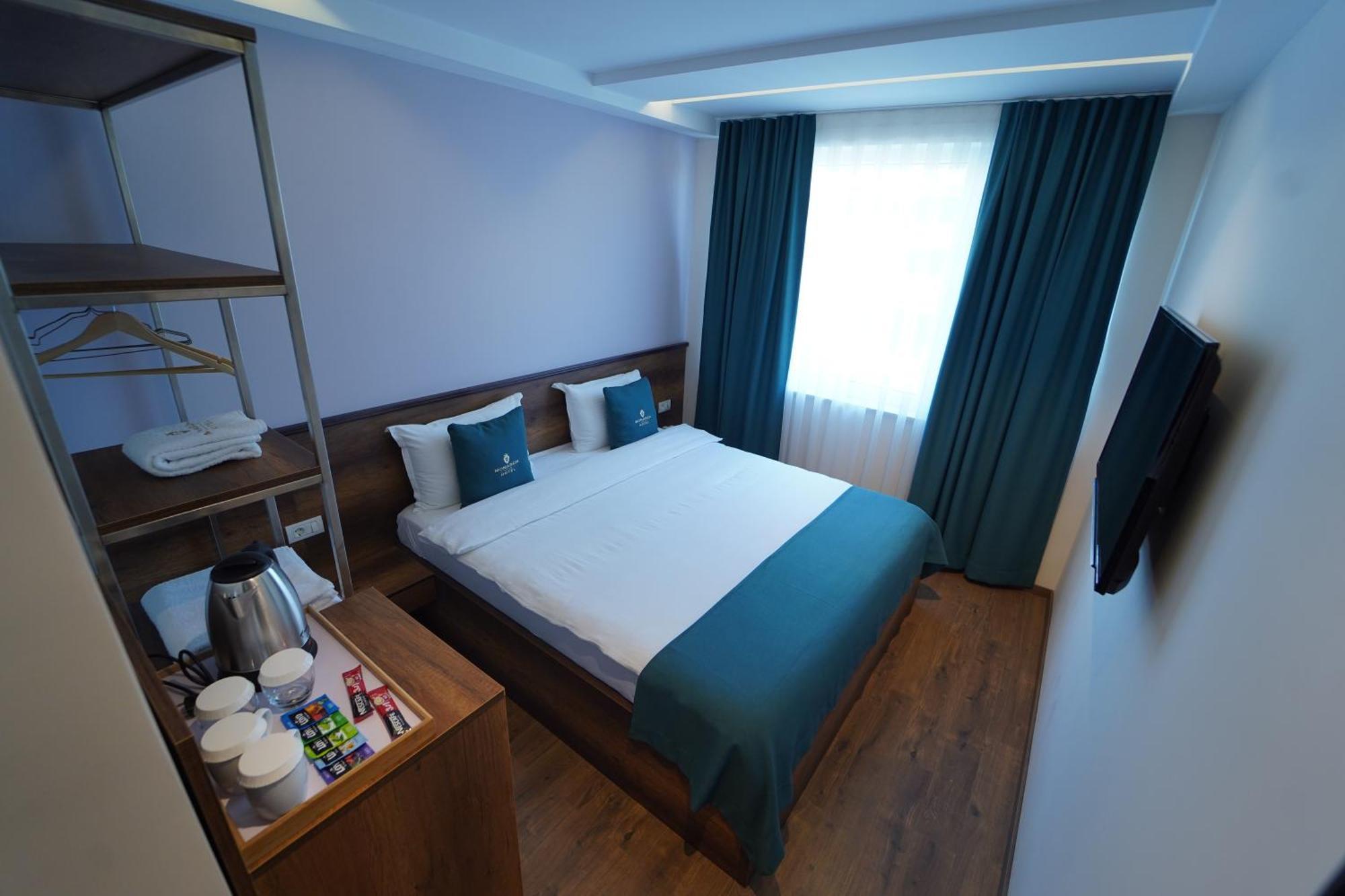 Monarch Hotel พริเซรน ภายนอก รูปภาพ